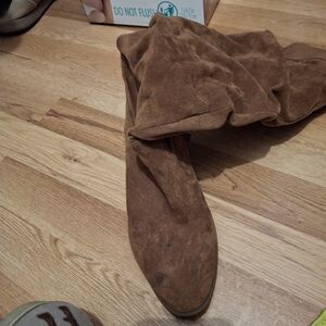 Chic Tan Suede Heeled Boots